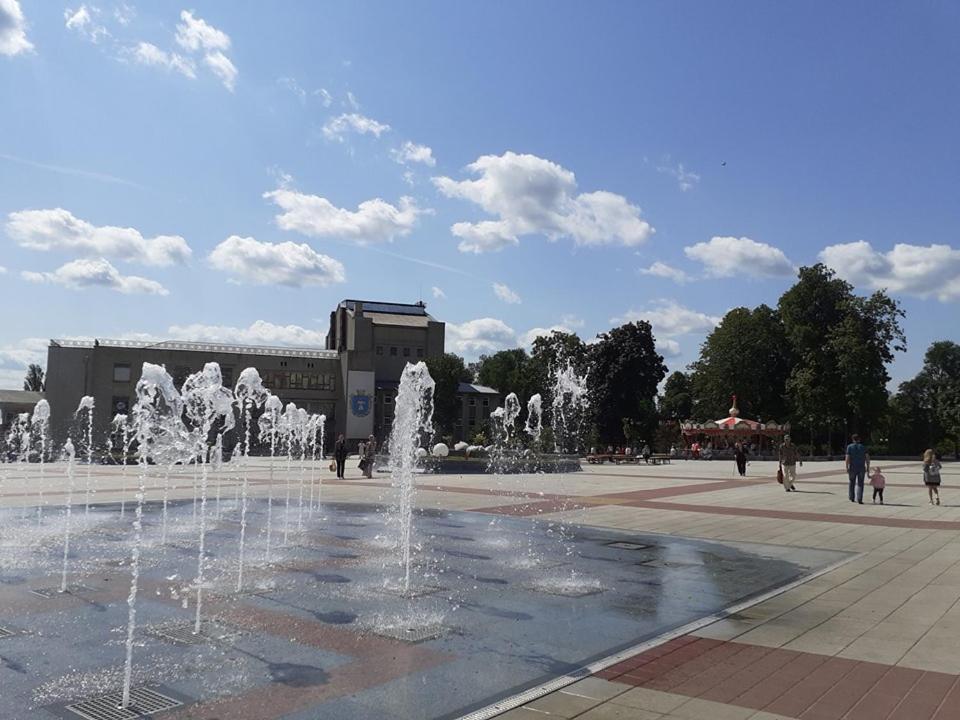 Апартаменты Центр Uman Square Apartment Luaran gambar